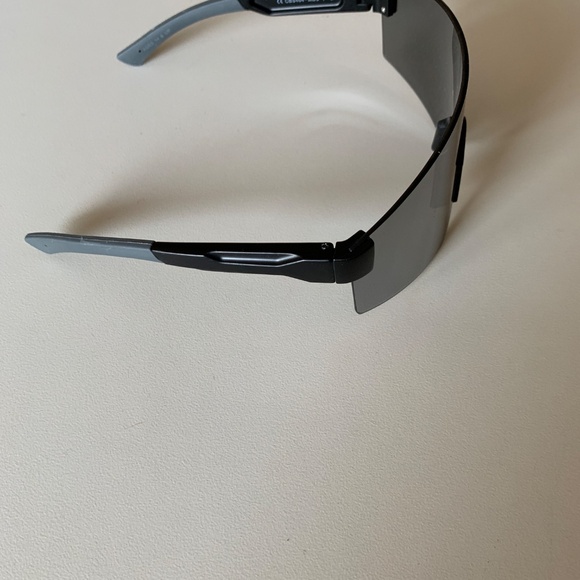 Sunglasses - Picture 3 of 3